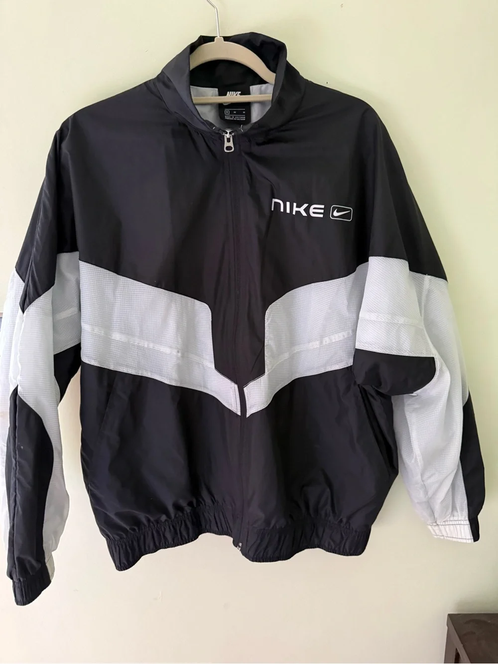 Nike Retro Windrunner Jacket M